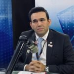 Prestes a assumir comando do Avante, Dr. Jhony Bezerra oficializa saída do PSB