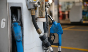 Preço do diesel tem 1ª redução após início da guerra no Oriente Médio