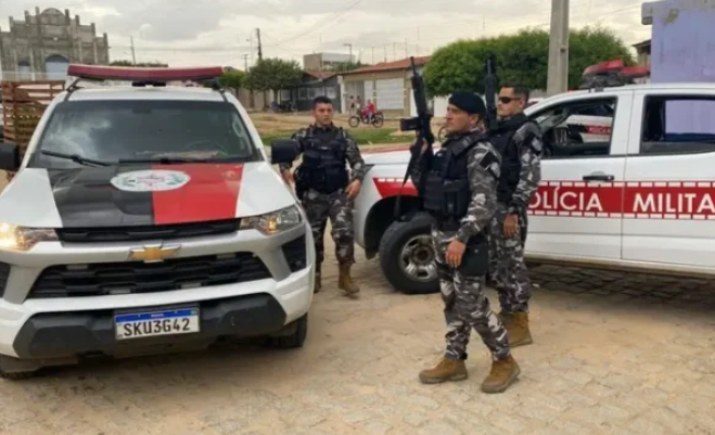 Policial Militar surta em casa e moradores e mobiliza forças de segurança