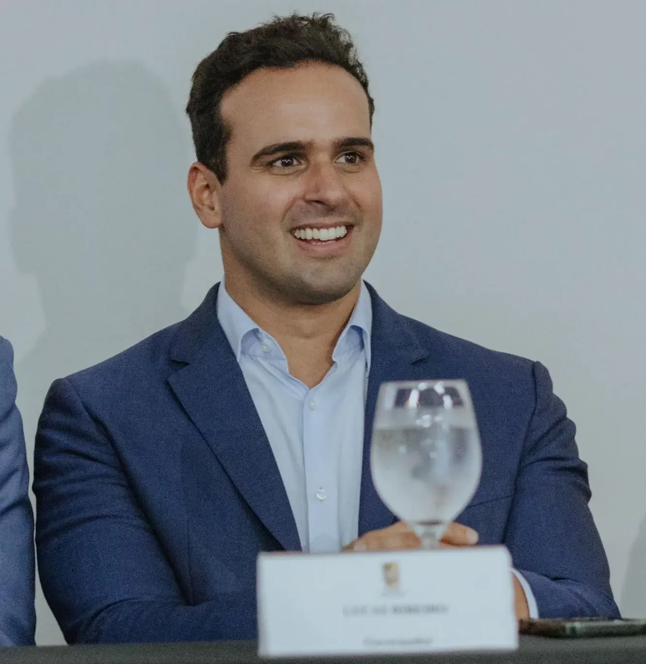 Lucas Ribeiro mantém suspense sobre vice, mas fortalece Adriano Galdino ao destacar papel estratégico do Republicanos