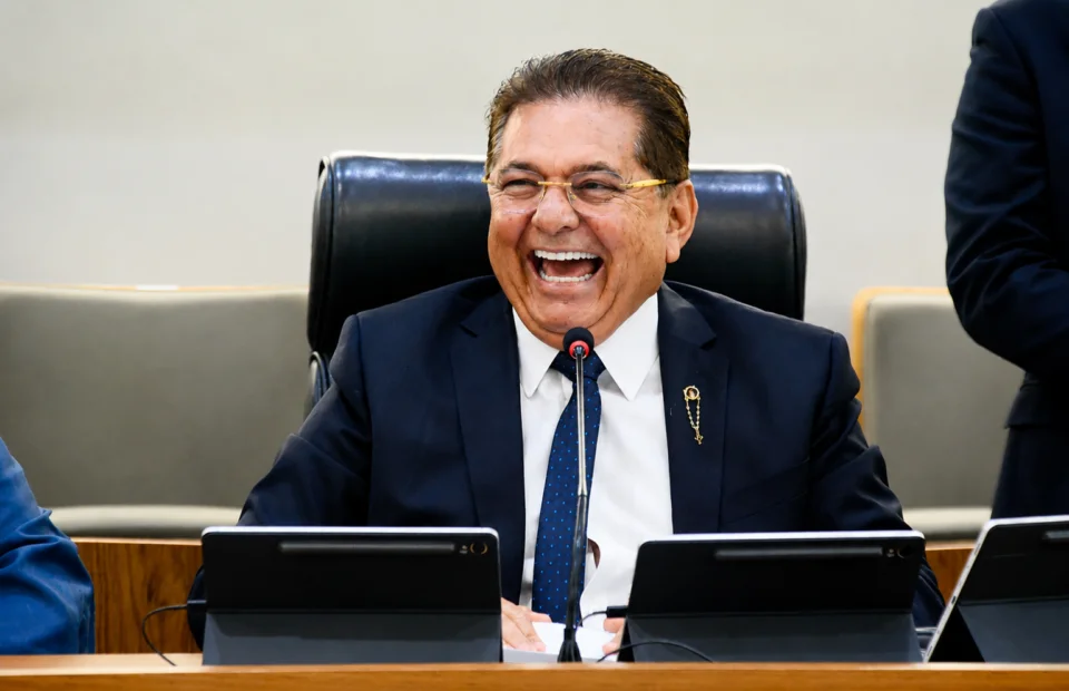 Adriano Galdino confirma candidatura à presidência da ALPB no segundo biênio após acordo com Lucas Ribeiro