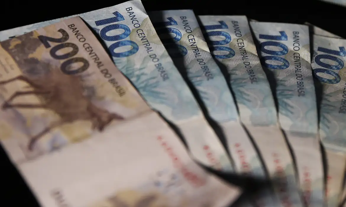 Governo projeta salário mínimo de R$ 1.741 para o próximo ano Governo projeta salário mínimo de R$ 1.741 para o próximo ano