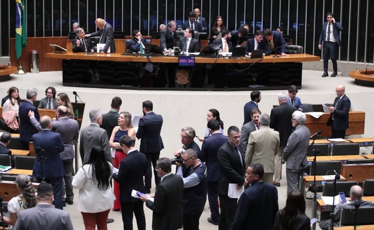 Projeto reforça validade de mensagens compartilhadas como prova