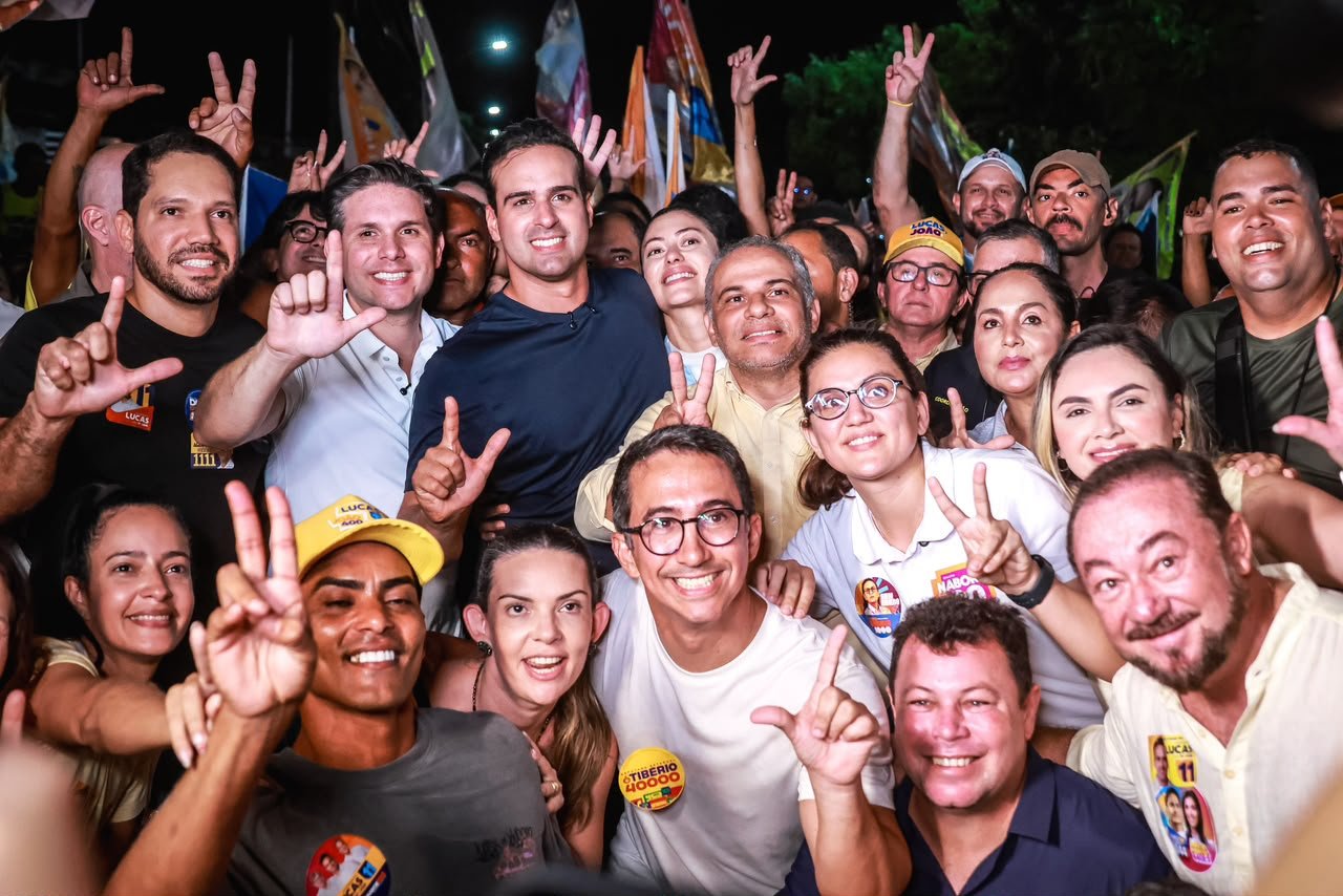 Prefeito Evilásio Cavalcanti reúne multidão em Cabedelo em apoio à reeleição de Lucas Ribeiro