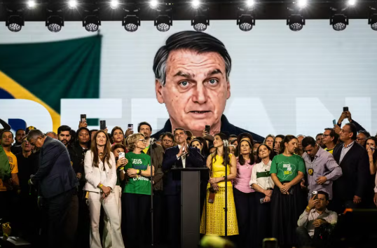 TSE rejeita multa a Flávio por vídeo de Bolsonaro feito com IA
